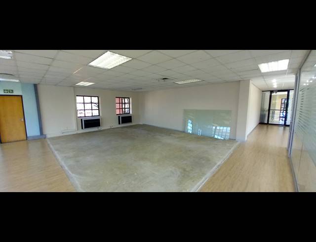 225M² OFFICE TO LET IN LYME PARK